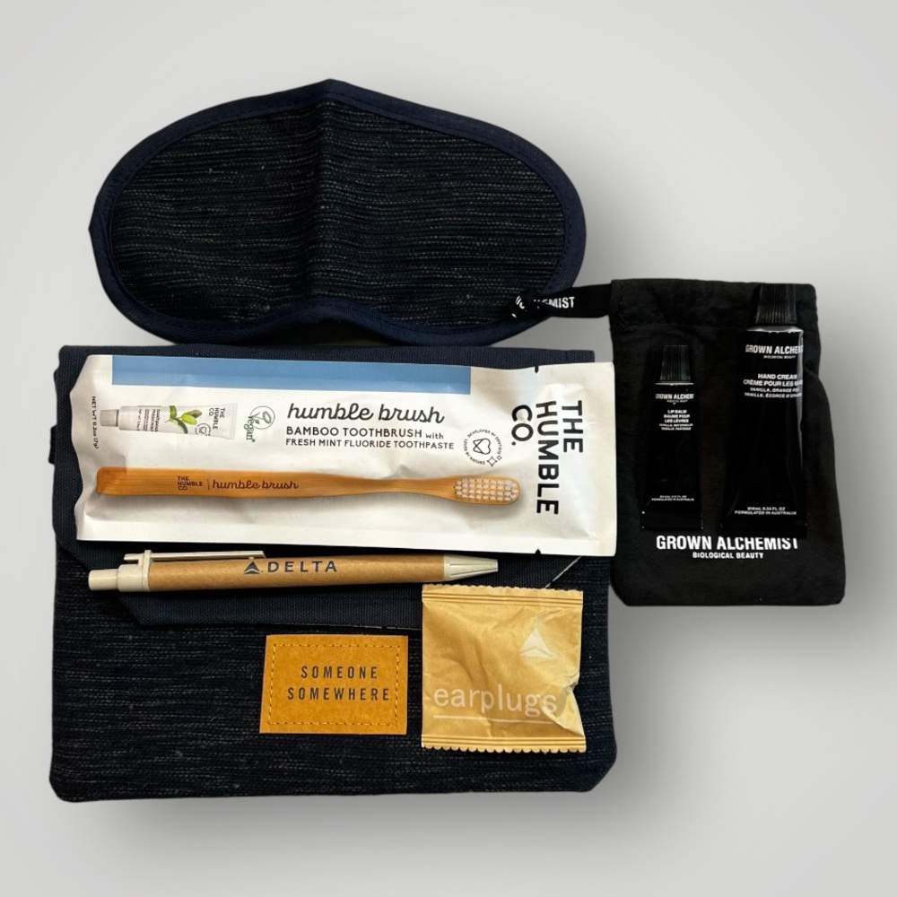 Delta Air Lines Navy/Gray Unisex AMENITY KIT First Class DELTA ONE New